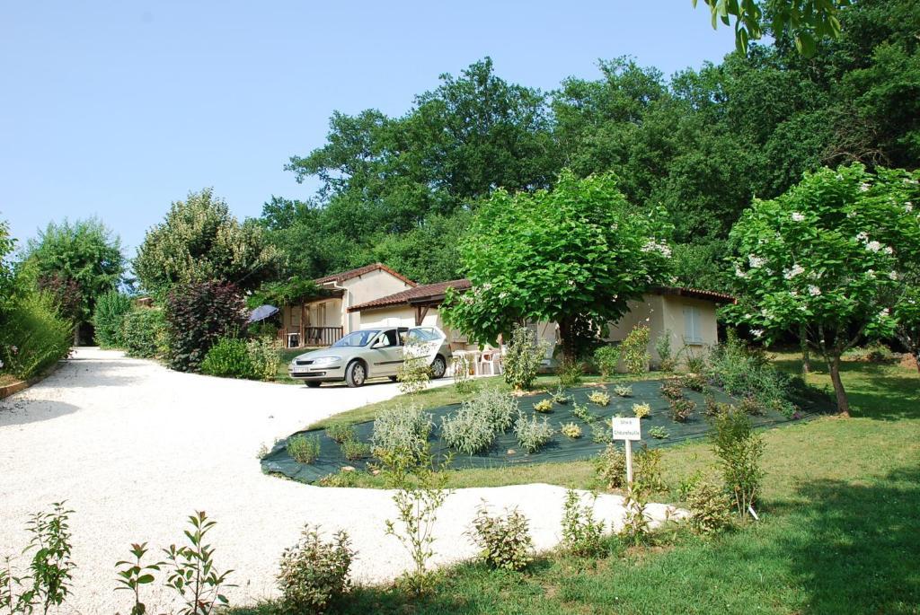 Village De Gites Le Chatenet Thonac Eksteriør bilde